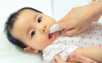 Intip Yuk Cara Menggosok Gigi dan Mulut Pada Bayi Dengan Benar!