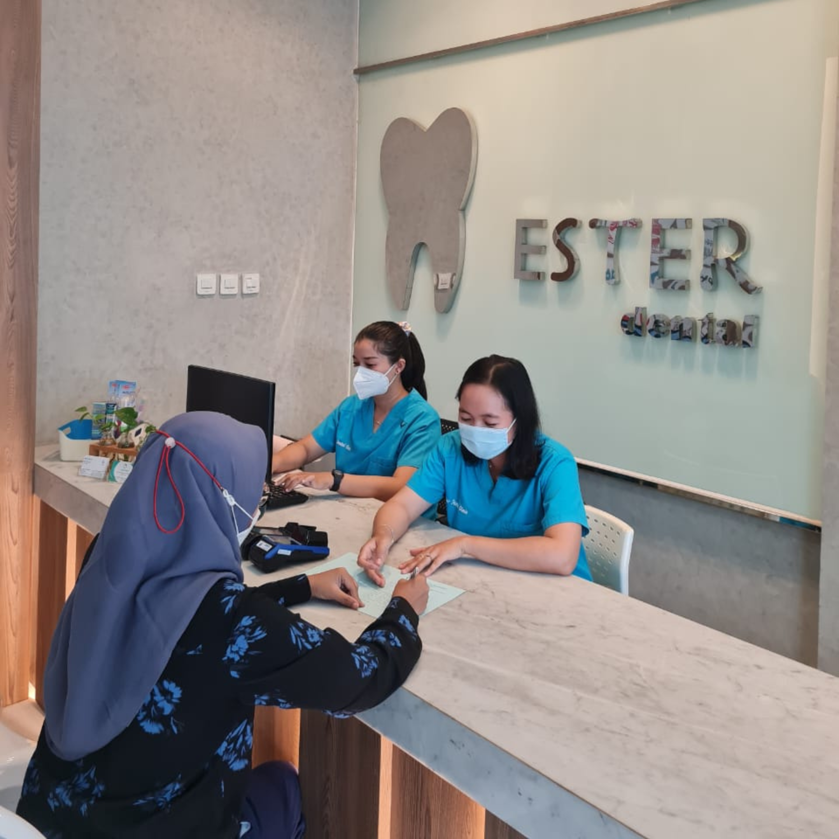  Pelayanan Ester Dental 